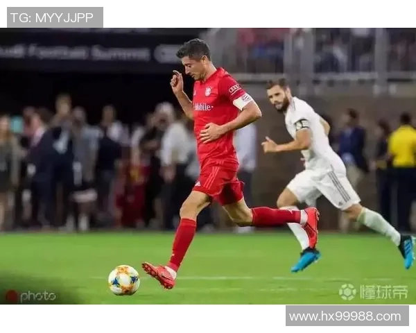 从街头小子到绿茵传奇足球明星的奋斗与梦想故事