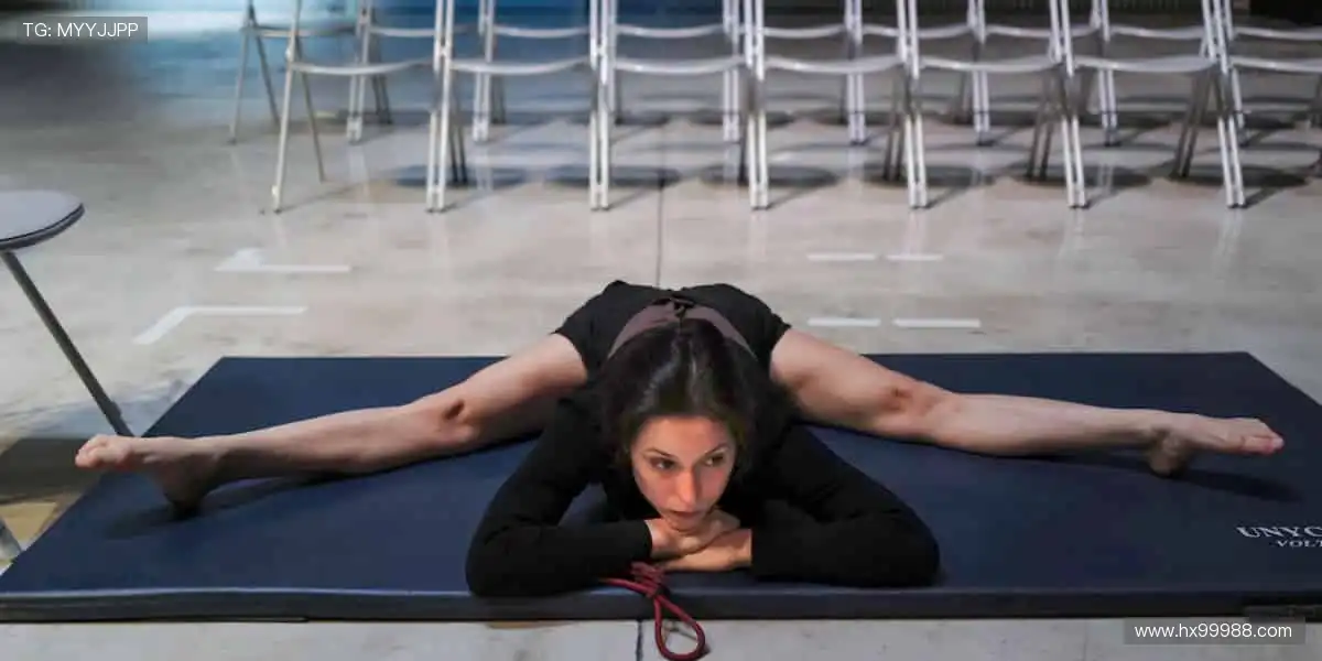 ⚽ 全球赛事盛宴，每一脚都点燃热血！🔥